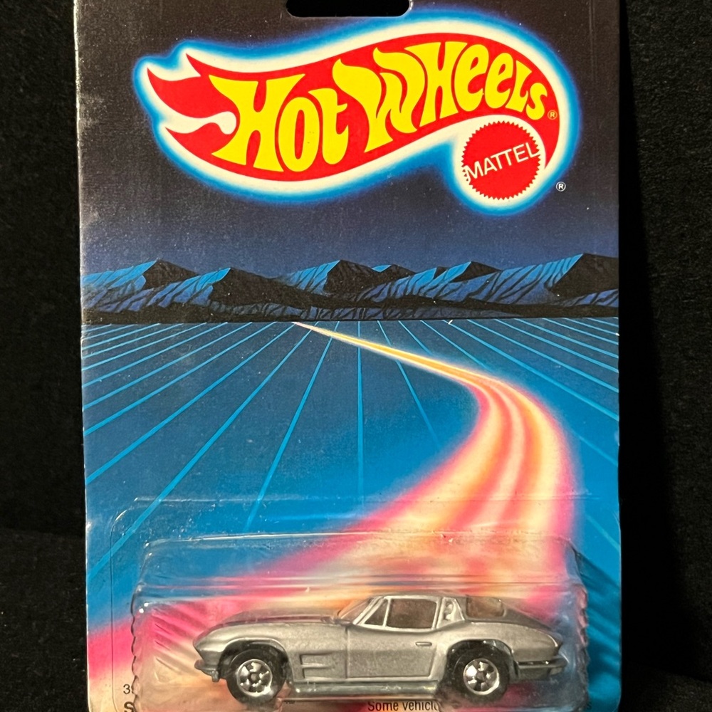 Hot Wheels 1986 #3985 Split Window '63 Corvette, Silver W/Tan Int Toy Car